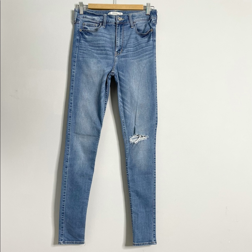 ABERCROMBIE & FITCH High-Rise Ripped Medium Wash Skinny Jeans